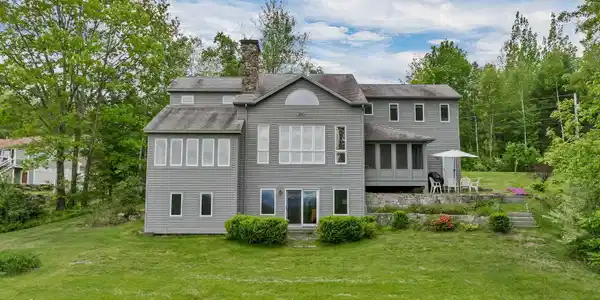 10 Lake View Drive