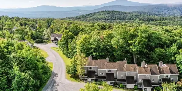 Image 2: Mountain Brook complex - Aerial view 1