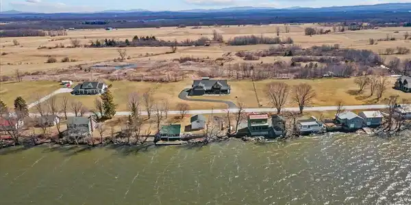 61 Lakewood Drive