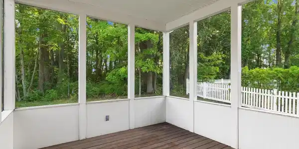 Image 4: And Screened Porch
