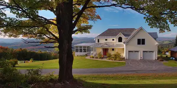 Image 2: The approach to the house