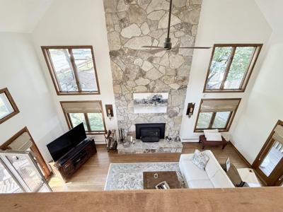 10 Middle Ridge Road