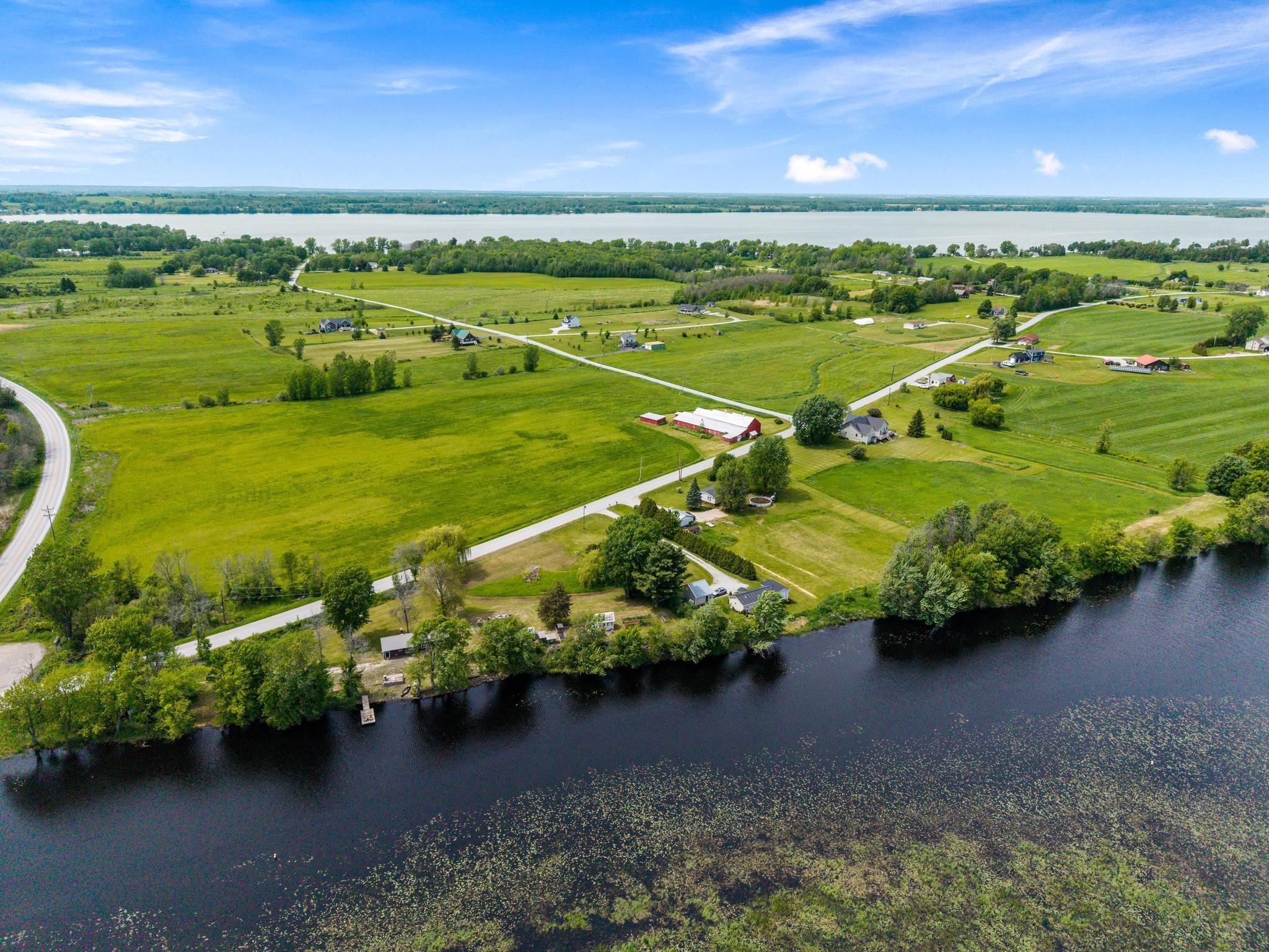 Image 3: 585 Feet of Water Frontage
