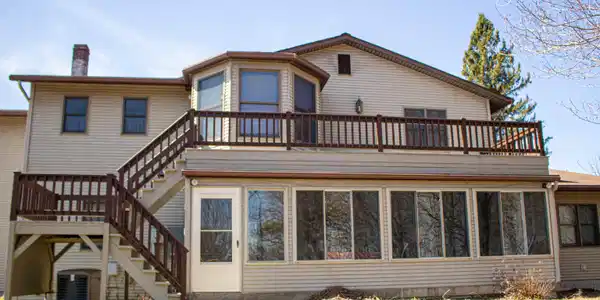 Image 4: Rear Center View
