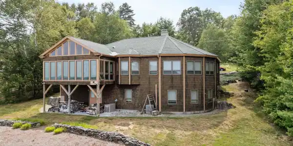 22 Lake View Drive