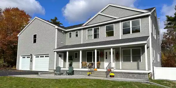 76 Curries Way