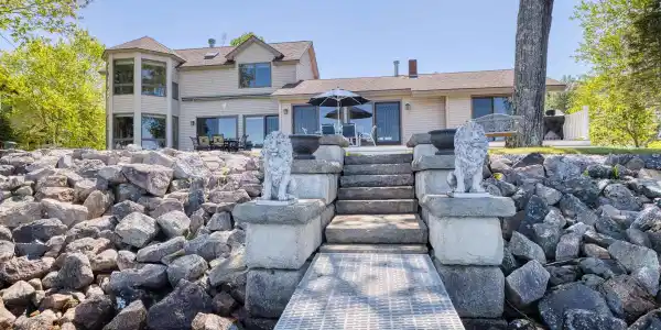 44 Long Sands Road