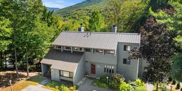 7 Overbrook Hamlet Way