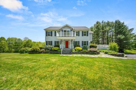 79 Apple Blossom Road