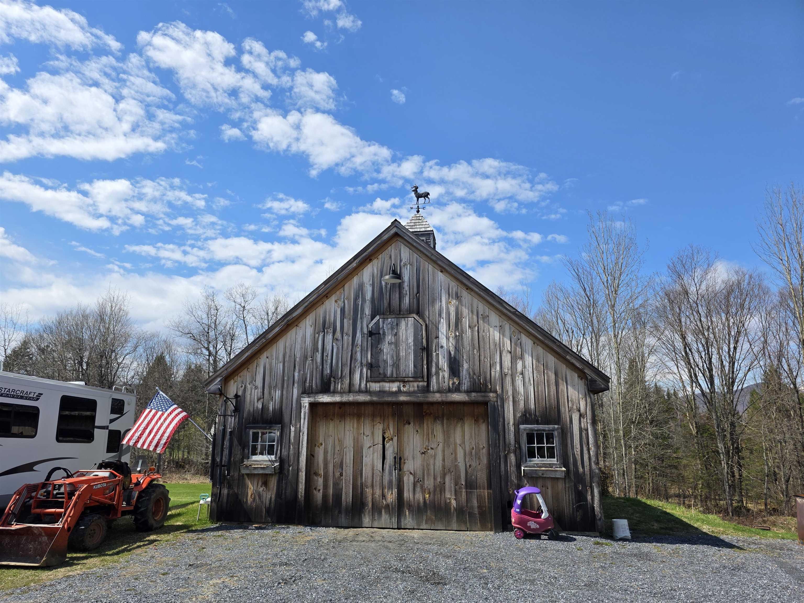 Image 4: Very cool storage barn