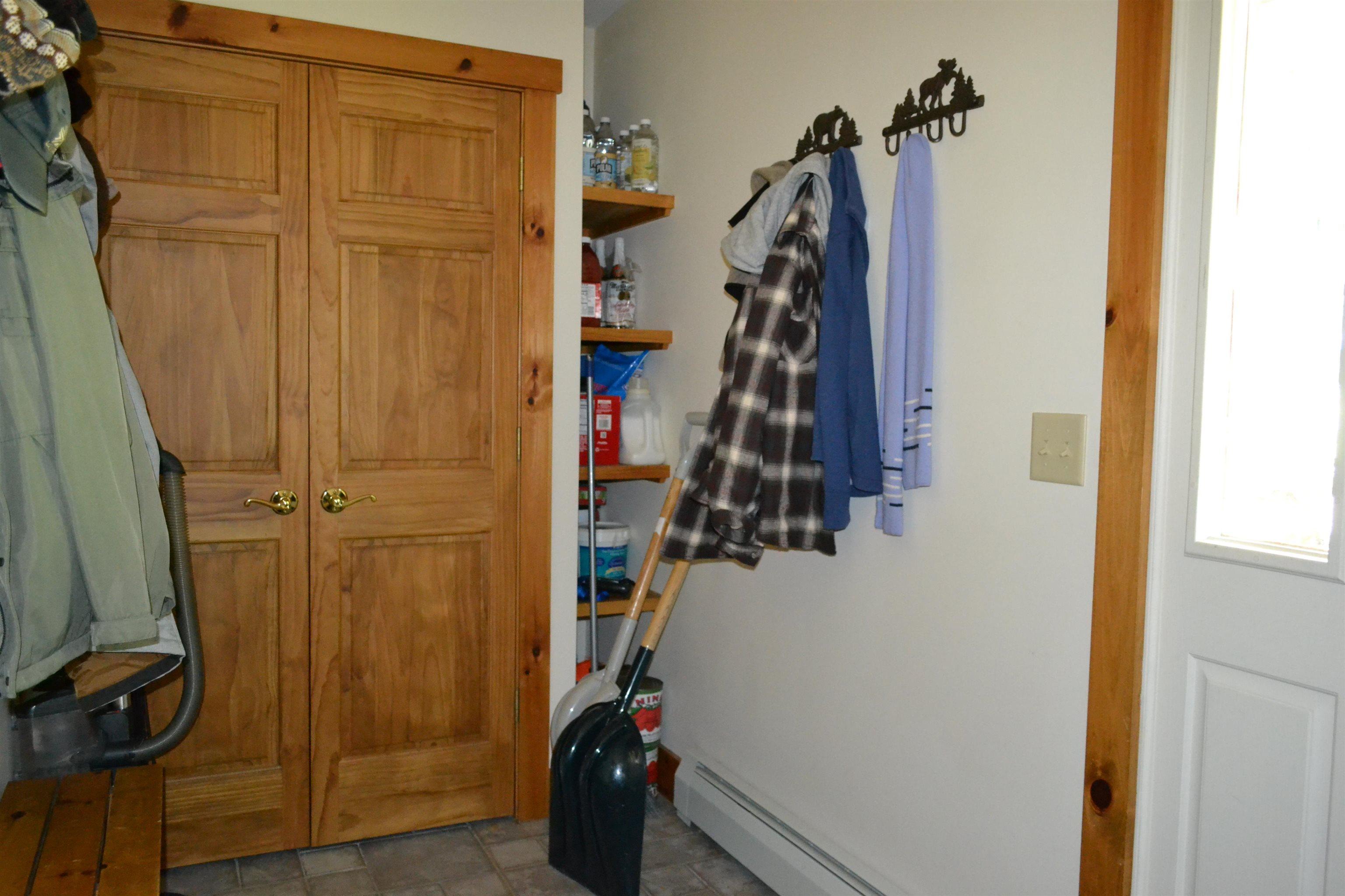 Image 2: Mudroom Image 2: Mudroom
