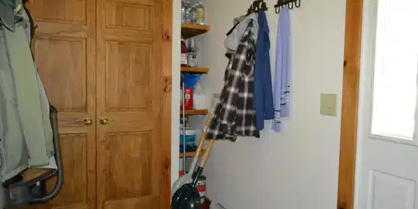 Image 2: Mudroom