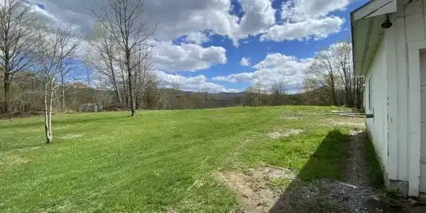 Image 4: towards additional lot