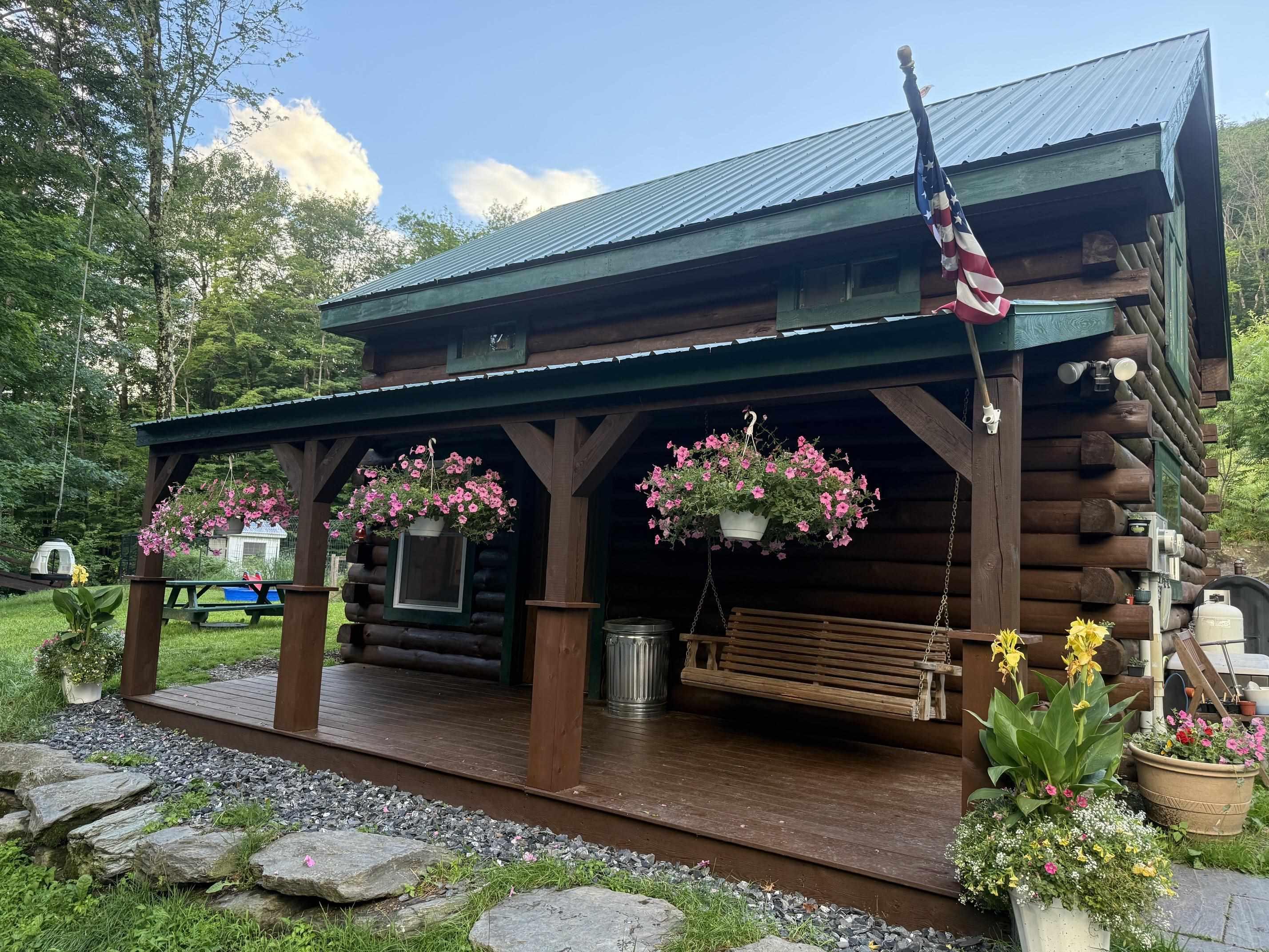 Image 1: Log home on 10+ A Image 1: Log home on 10+ A