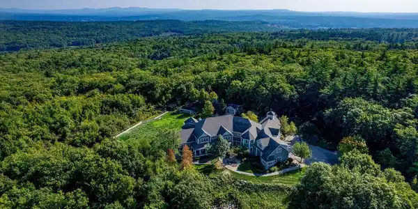 6 Crescent Drive