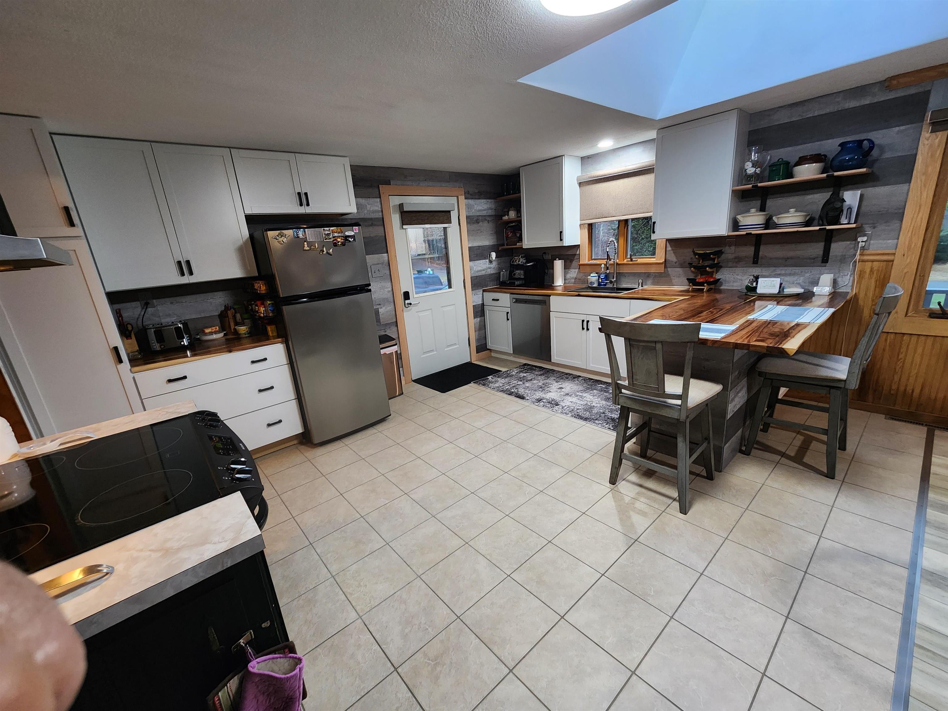 Image 4: House Kitchen Image 4: House Kitchen