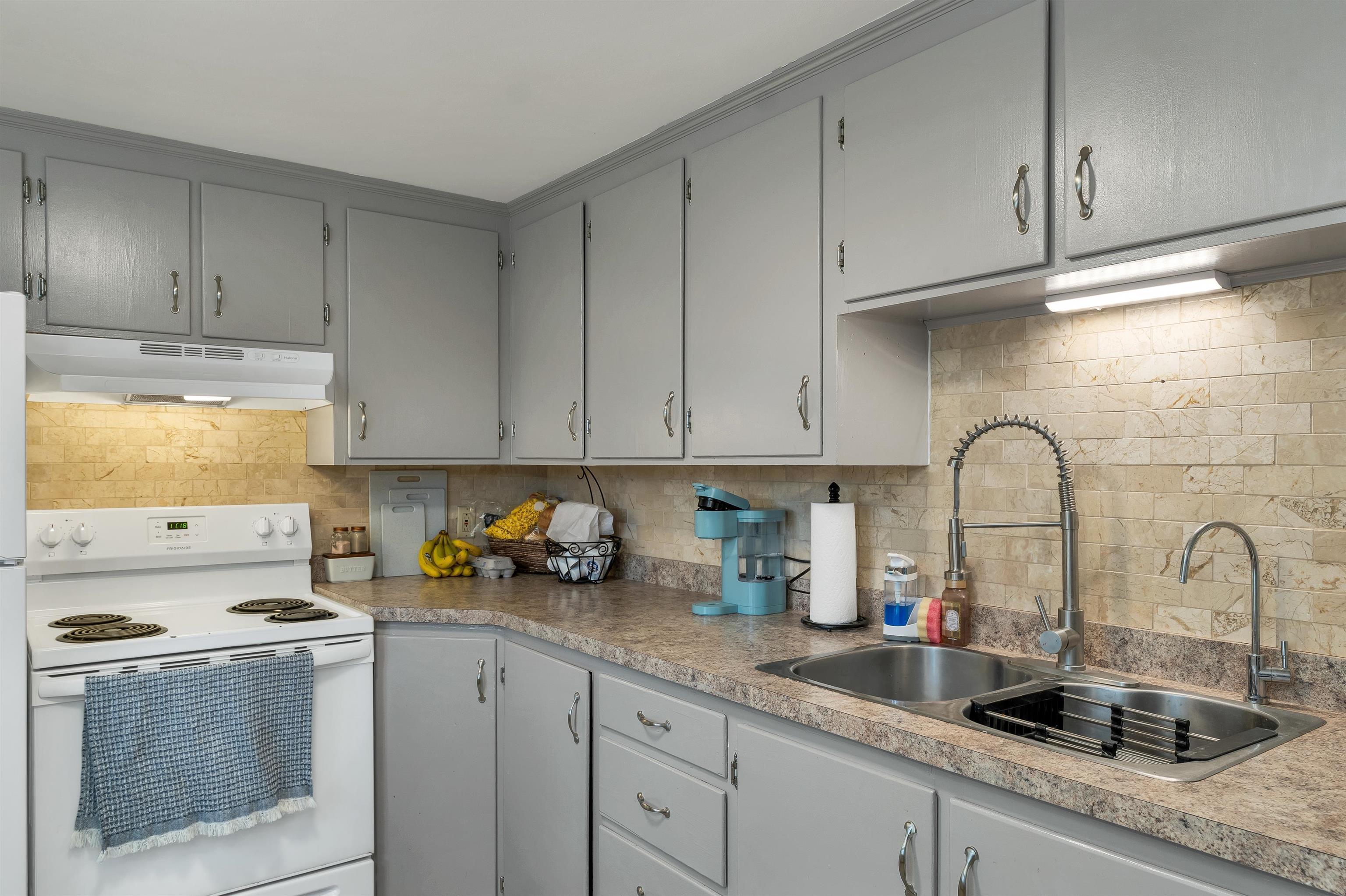 Image 1: Kitchen
