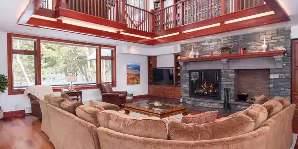 Image 3: 2 story living room