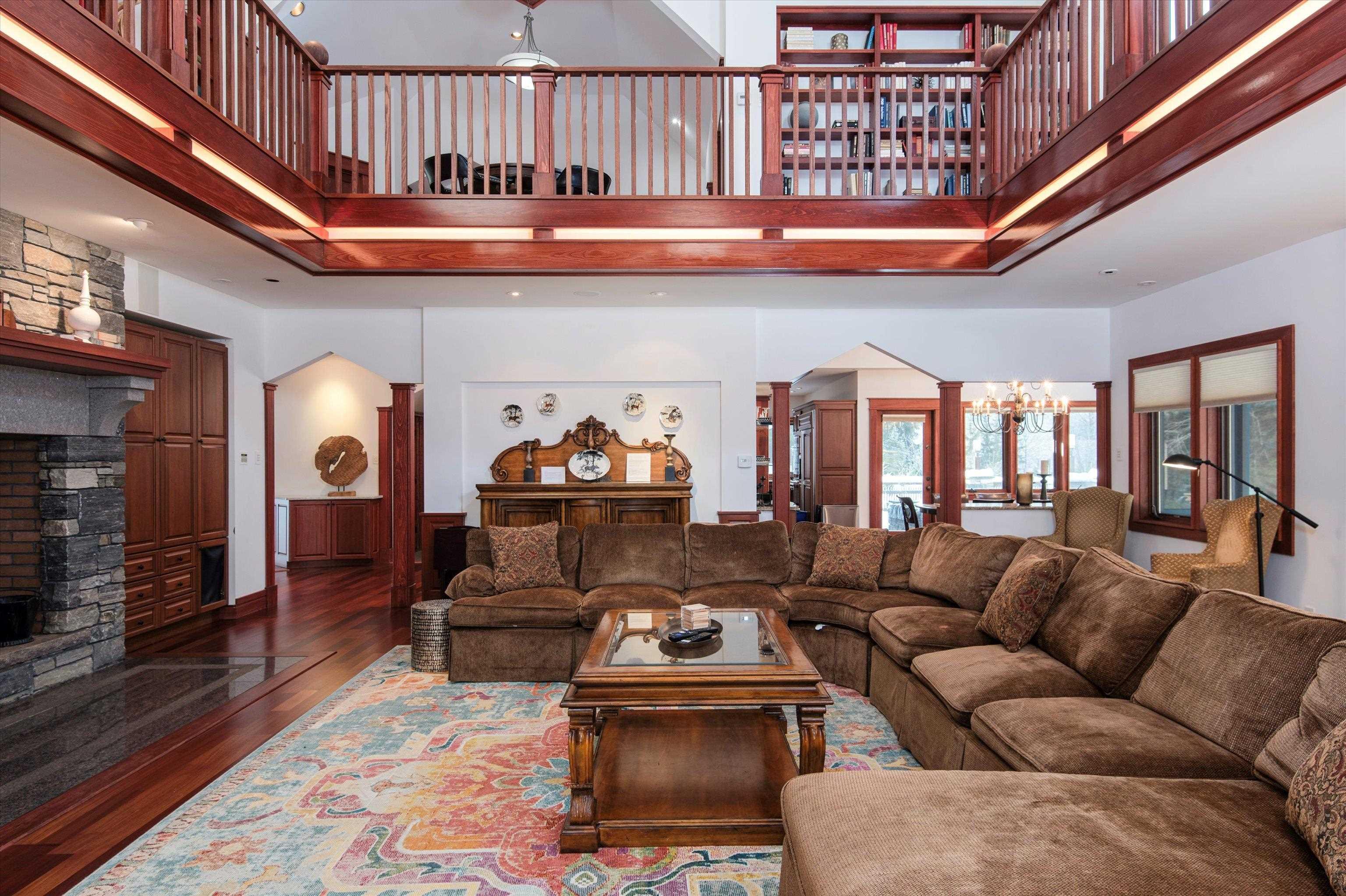 Image 4: Plenty of room around the fireplace