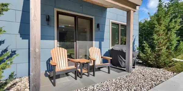 Image 2: Party On The Patio