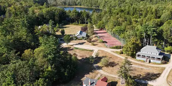 32 Clubhouse Road