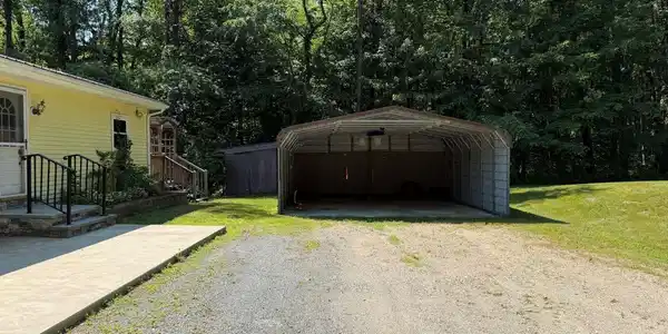 Image 4: Car port Image 4: Car port
