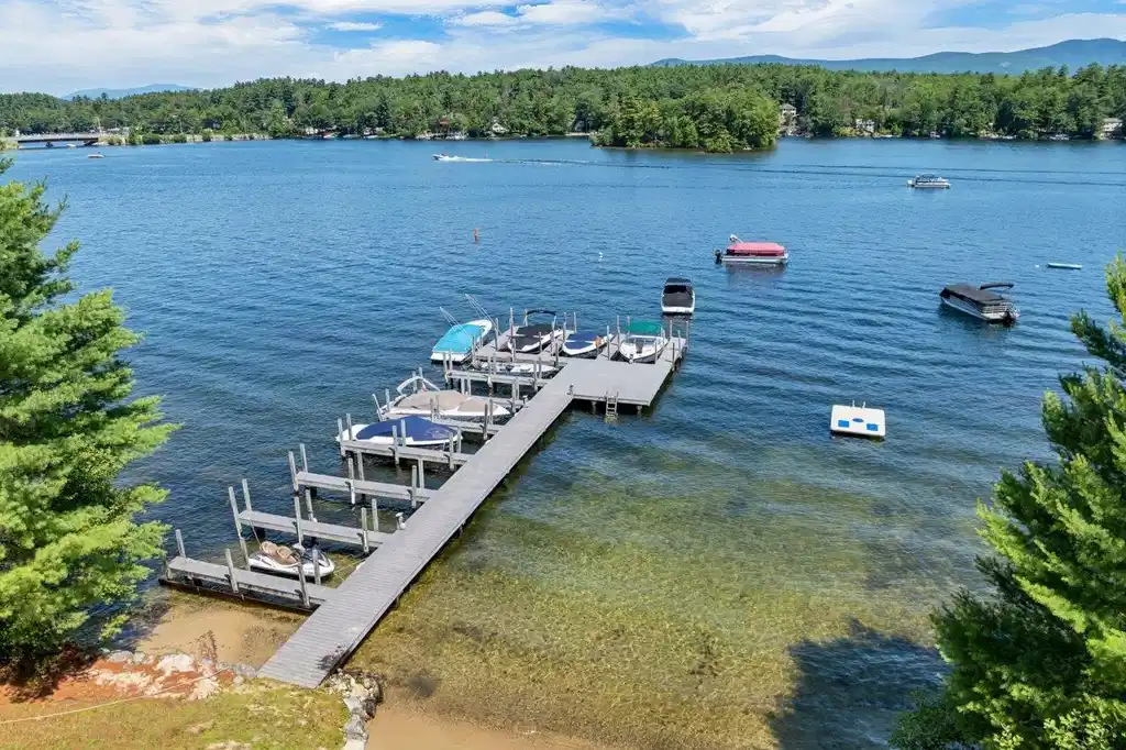 Image 1: community docks,moorings and beach Image 1: community docks,moorings and beach