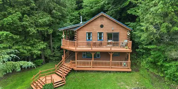 46 Log Cabin Drive