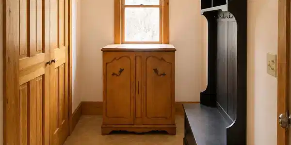 Image 3: Foyer