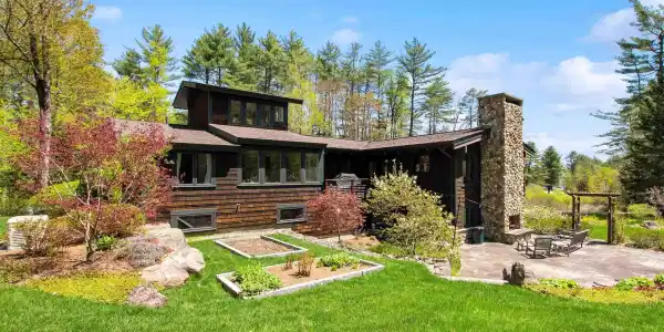 87 Deerpath Road