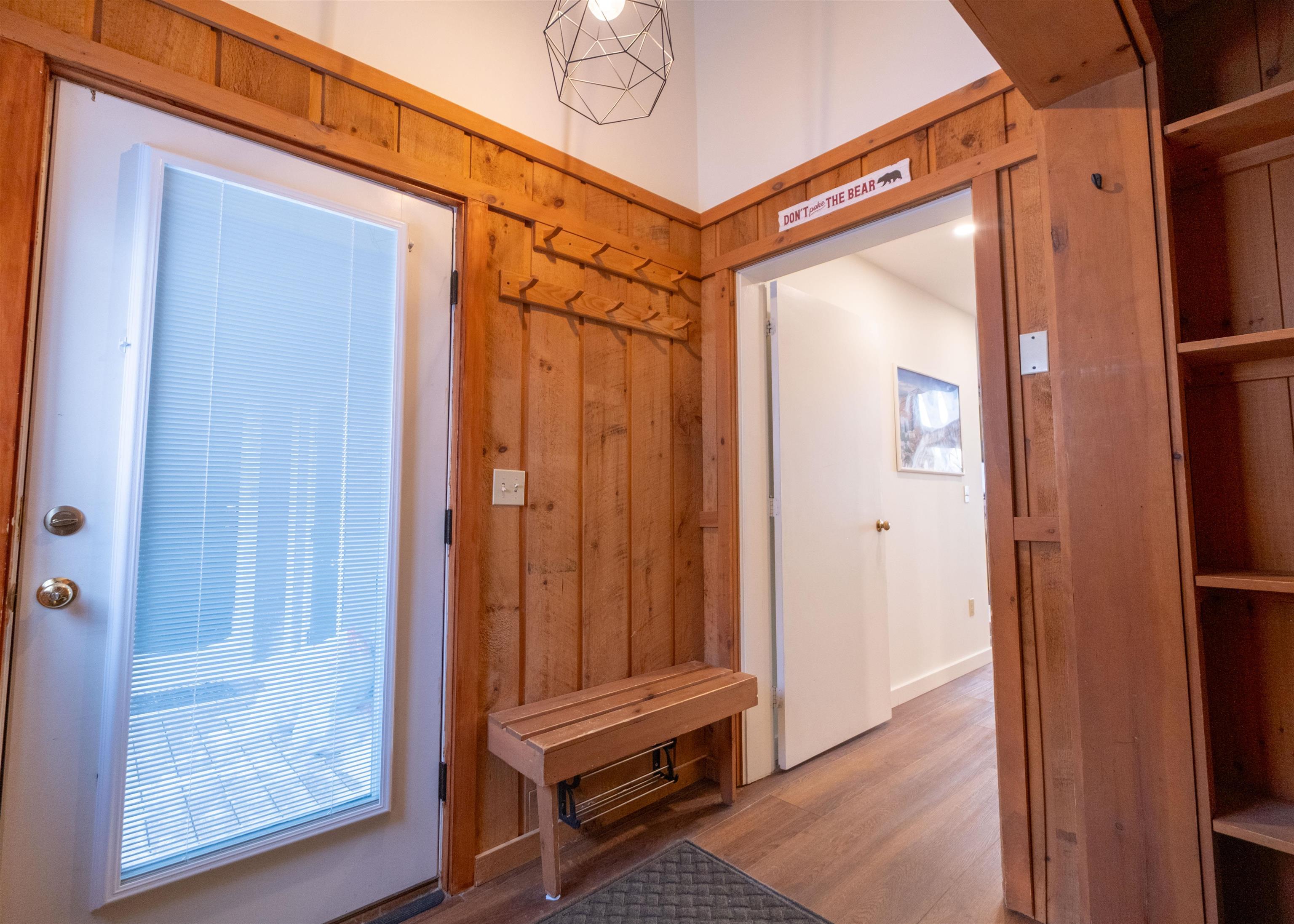 Image 3: Entry Image 3: Entry