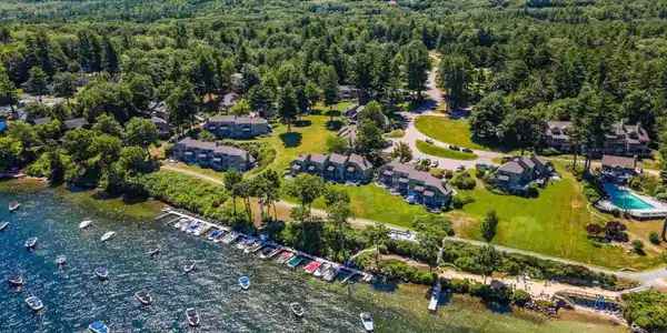 2696 Lake Shore Road