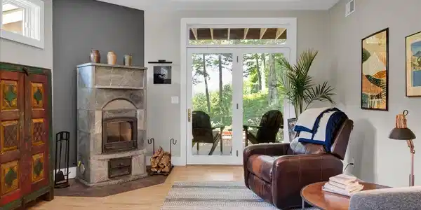 Image 3: Living Room