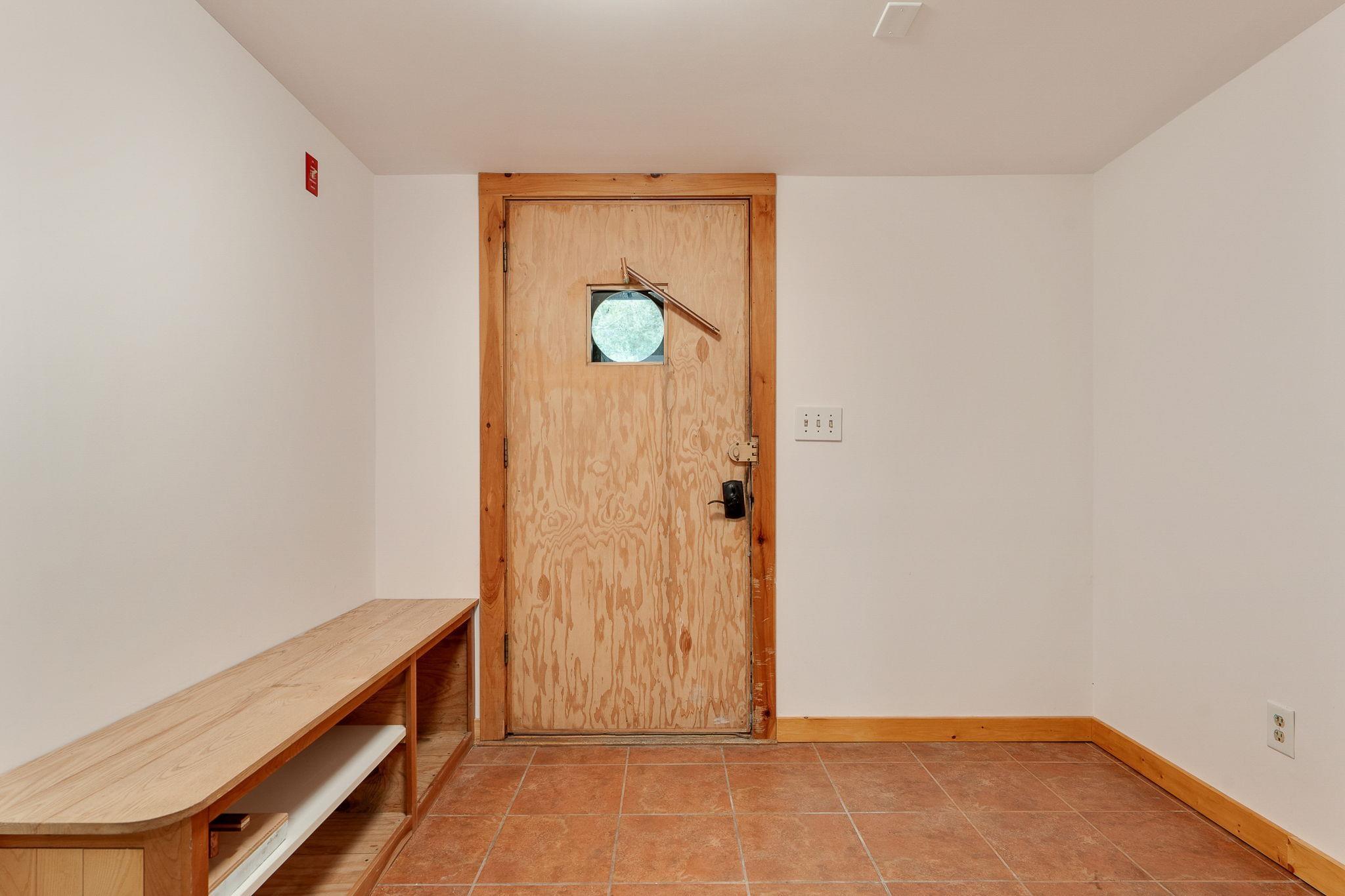 Image 4: Mudroom entry