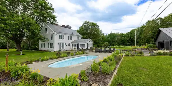 Image 3: Perennials, pool & patios!
