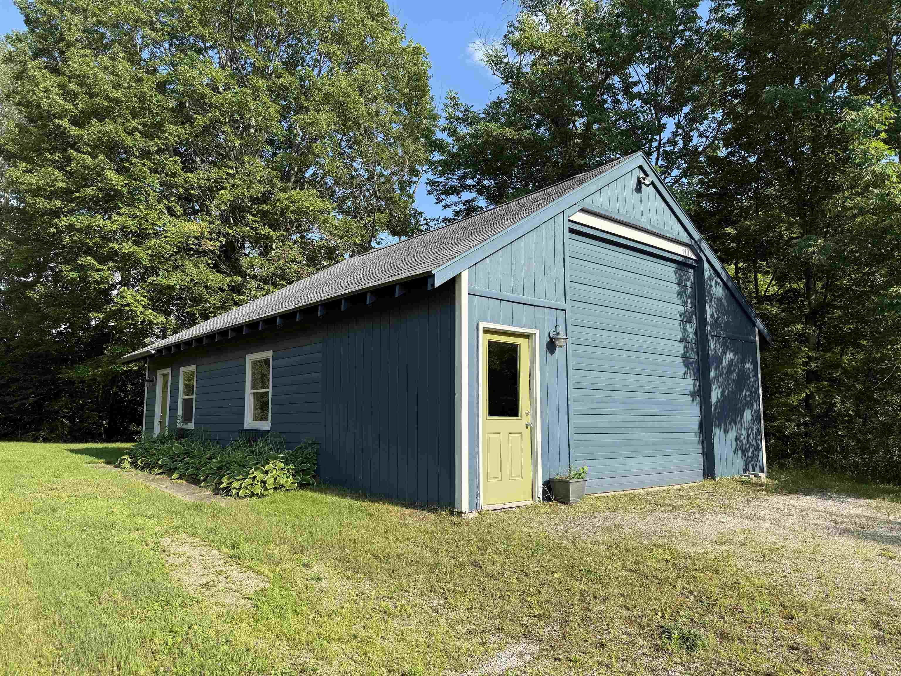 Image 2: Commercial space and partial garage