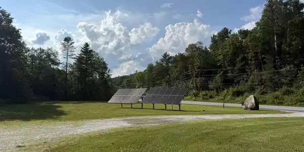 Image 4: 24 New Solar Panels - Transfer to buyer at closing
