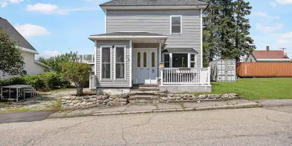 39 Devens Street