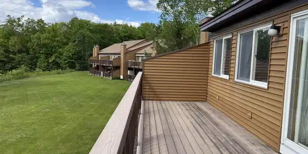 Image 3: HUGE 2nd story deck