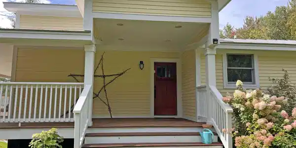 Image 4: porch entrance