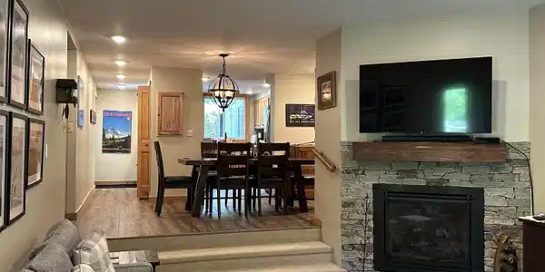 Image 4: Step Down Livingroom
