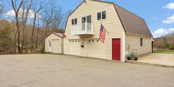 233 Steele Hill Road