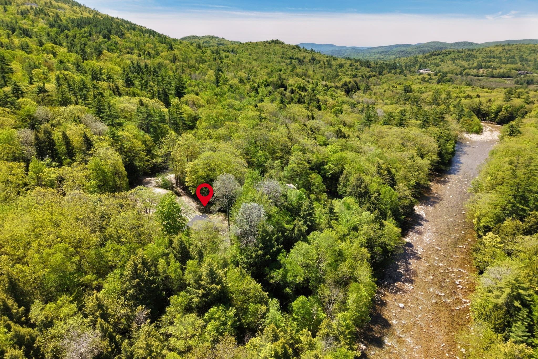Image 3: The Mad River with hiking trail is right behind the house Image 3: The Mad River with hiking trail is right behind the house