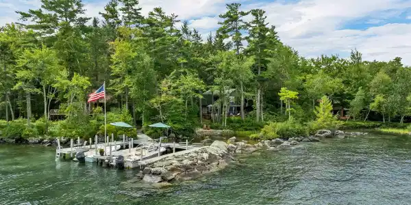 348 Big Barndoor Island