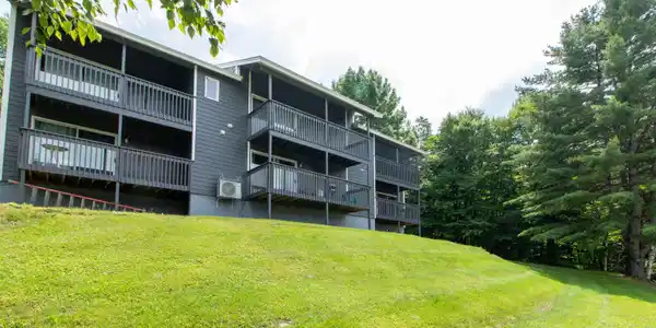 2202 Mountain Road