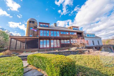 1324 Middle Road