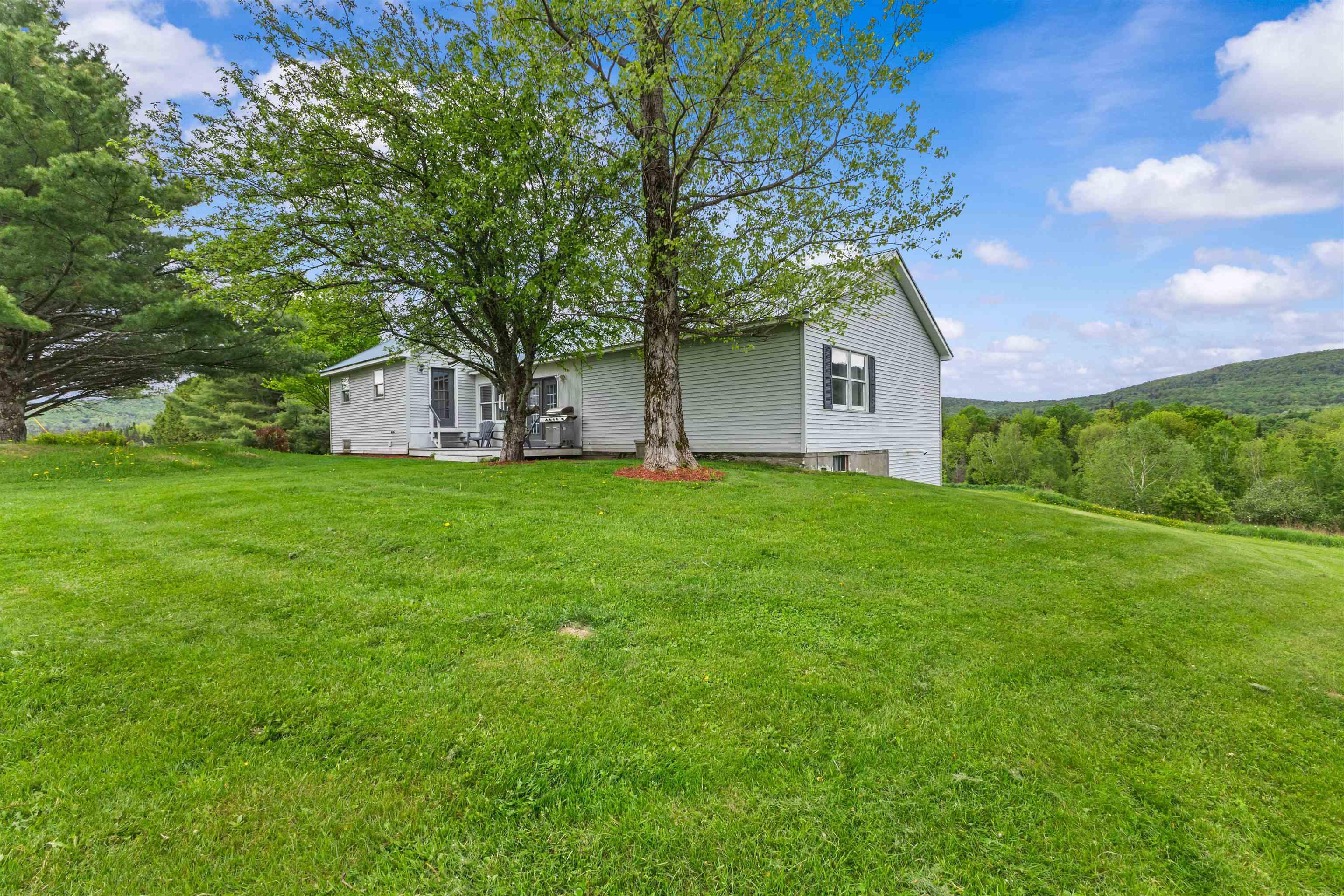 Image 4: Hillside Ranch with spacious apartment. Image 4: Hillside Ranch with spacious apartment.