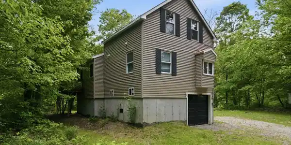 30 Moat Brook Drive