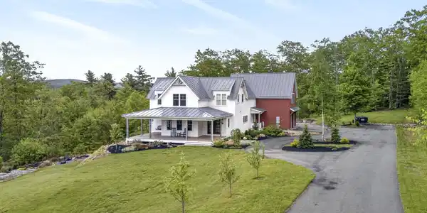 63 Amalia Way