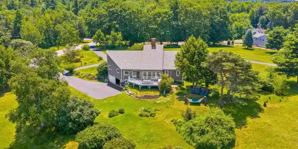 6 Beacon Hill Road